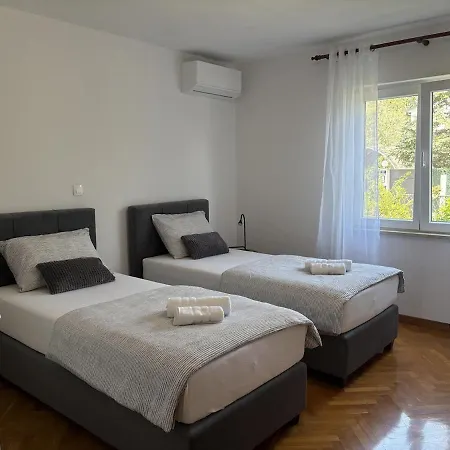 Сasa de vacaciones Vala Bloom Valbandon